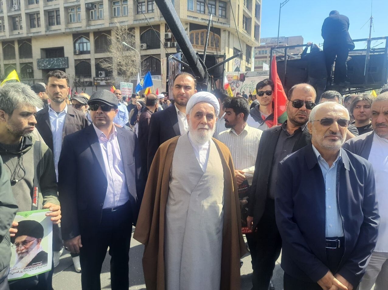 کدام شخصیتها به راهپیمایی روز قدس تهران آمدند؟ + تصاویر | از سردار سلامی تا حسن روحانی و ناطق نوری و...