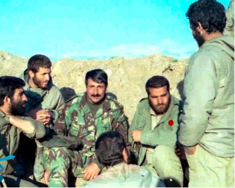 سرداری که جلوی دوربین ها کمتر دیده می شد | چند خاطره از سردار شهید زاهدی فرمانده بی ادعا