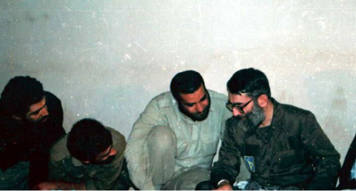 سرداری که جلوی دوربین ها کمتر دیده می شد | چند خاطره از سردار شهید زاهدی فرمانده بی ادعا