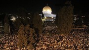 تصاویری از حضور ۲۰۰ هزار فلسطینی در مراسم احیای شب ۲۷ ماه رمضان  + ویدئو