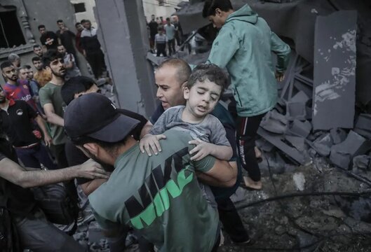 عکس یادگاری یک خانواده فلسطینی؛ قبل و بعد از حمله صهیونیستها | دلش را ندارید نبینید...