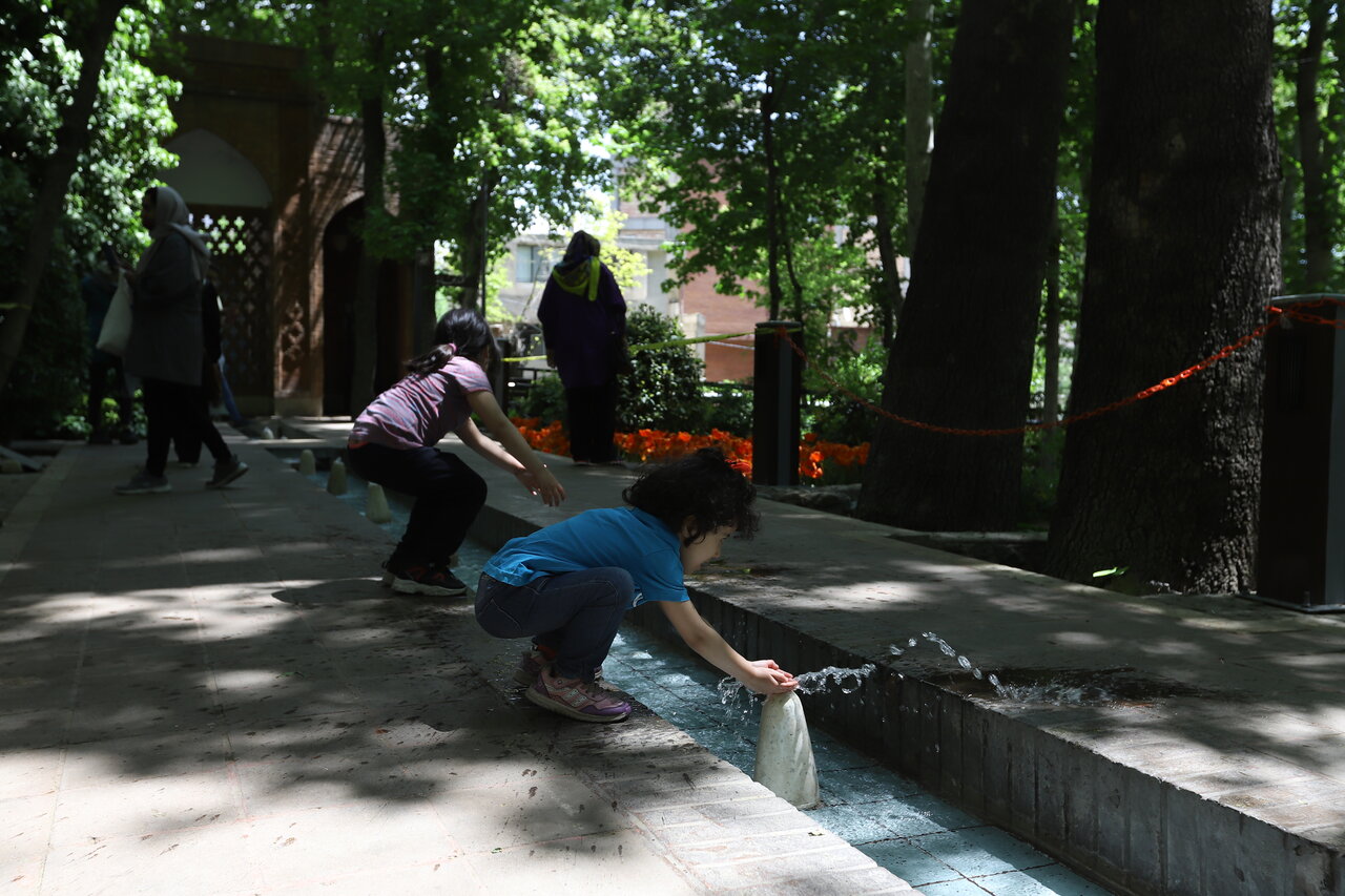 کاشانهای در دل باغ ایرانی | زائران پیاده امامزاده داوود(ع) اینجا را خوب میشناسند