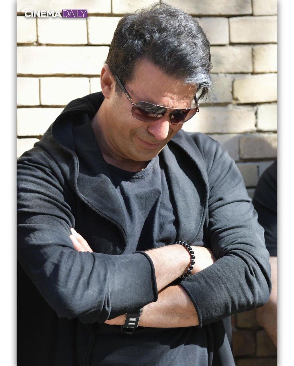 چهره شکسته پدر رضا داوودنژاد | هنرمندانی که اشک در چشمانشان حقله زد؛ از یوسف تیموری تا مجید صالحی | تصاویر