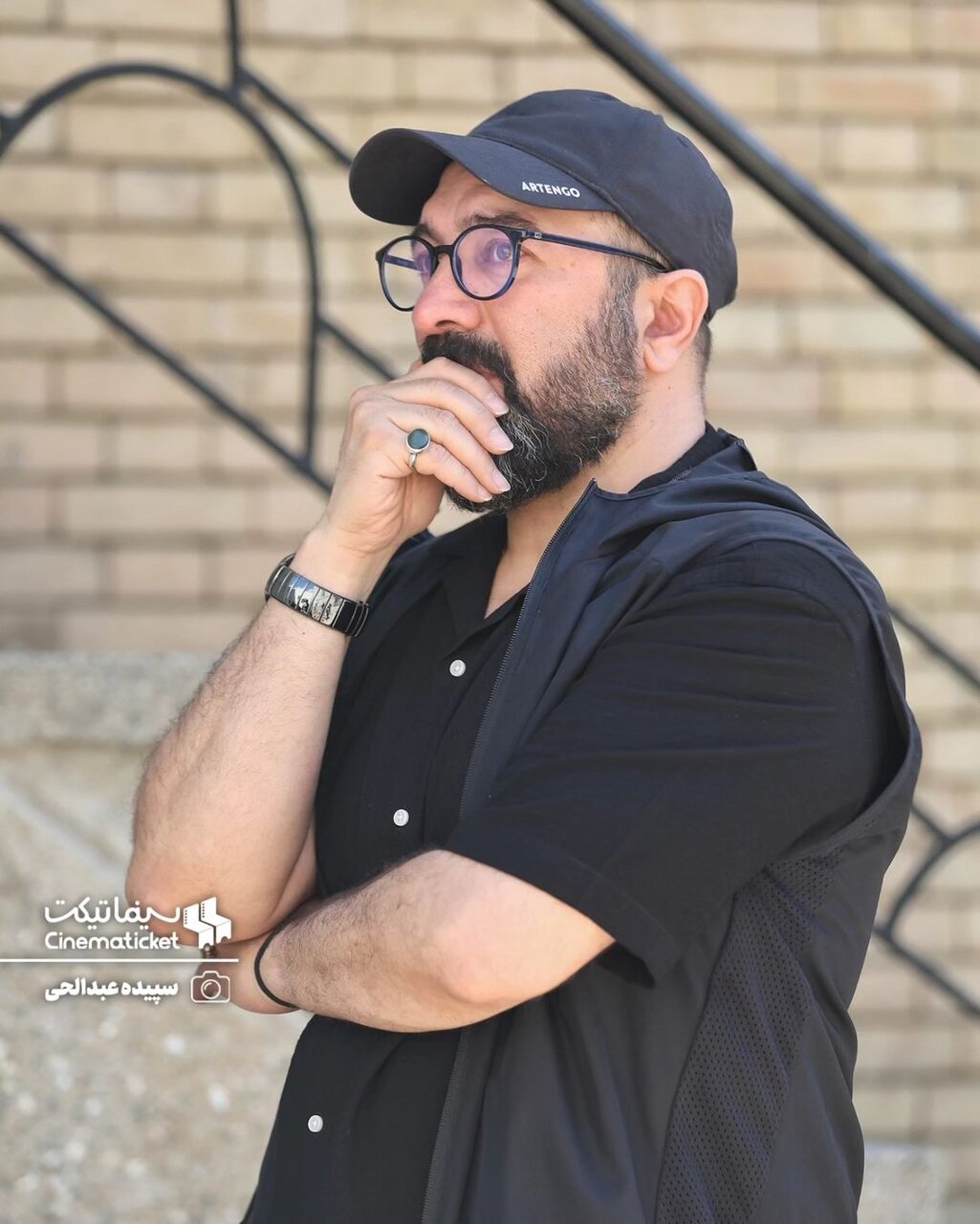 چهره شکسته پدر رضا داوودنژاد | هنرمندانی که اشک در چشمانشان حقله زد؛ از یوسف تیموری تا مجید صالحی | تصاویر