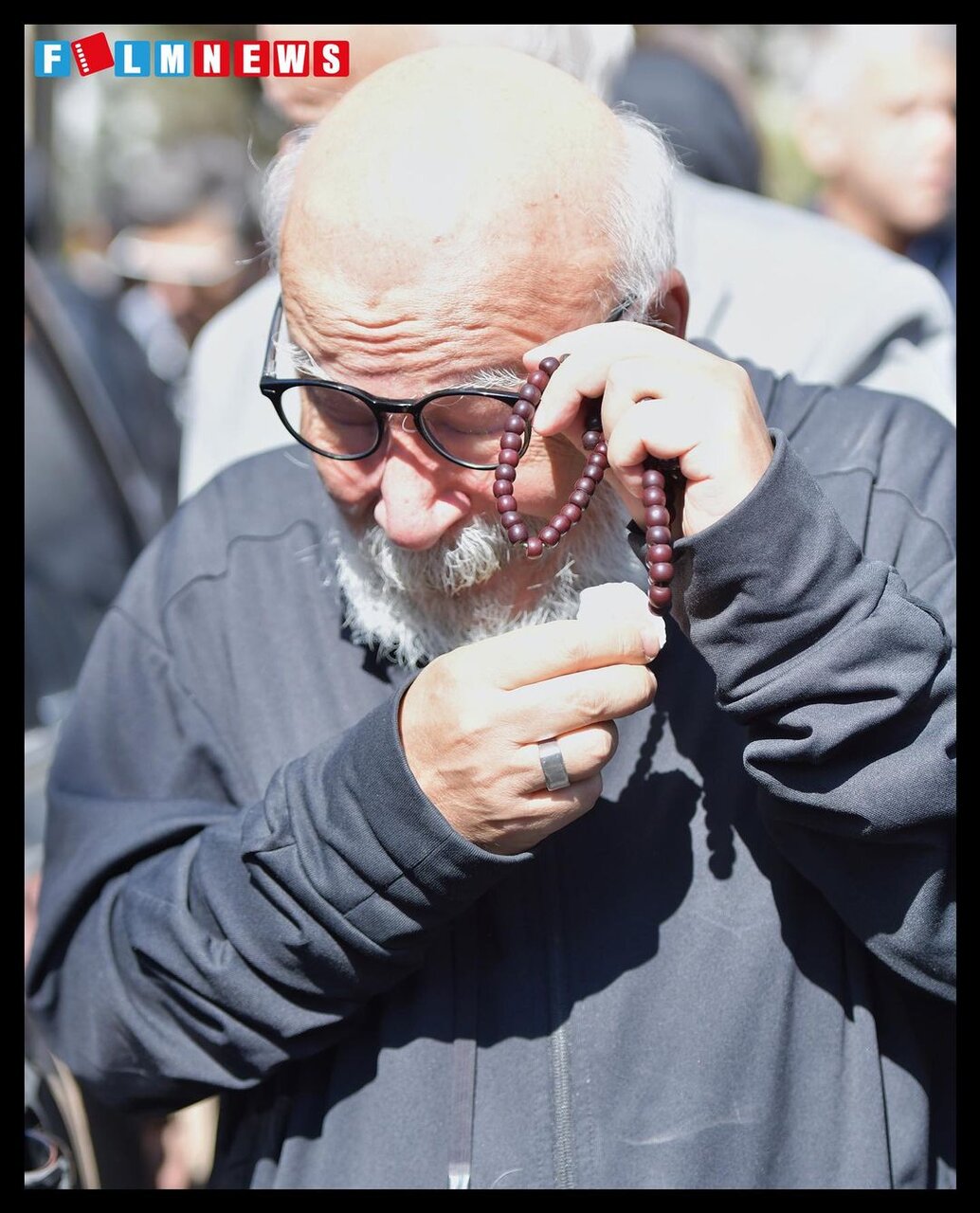 چهره شکسته پدر رضا داوودنژاد | هنرمندانی که اشک در چشمانشان حقله زد؛ از یوسف تیموری تا مجید صالحی |‌ تصاویر