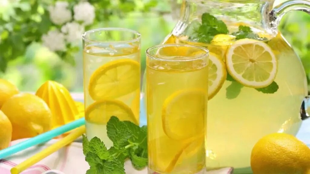 آب میوه صنعتی شما را به این بیماریها مبتلا میکند | تفاوتهای مهم آب میوه طبیعی و آب میوه غیر طبیعی