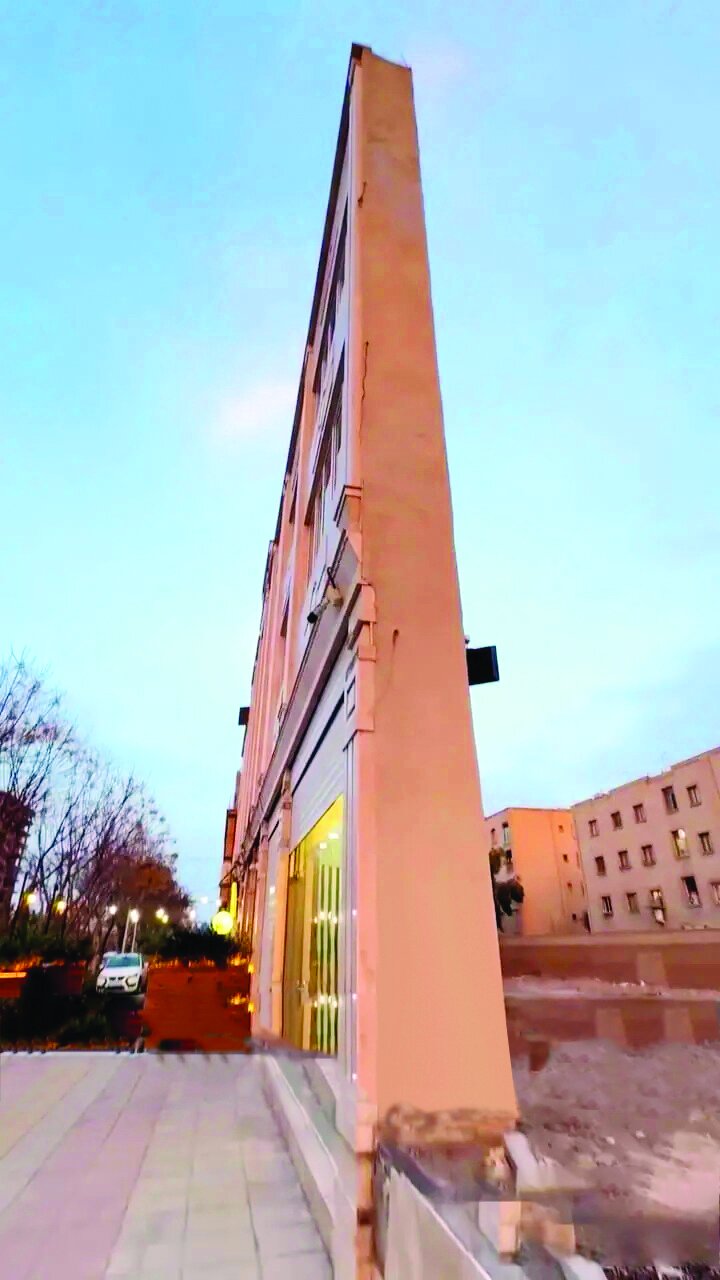 باریکترین آپارتمان جهان در قم!