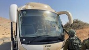 یک اتوبوس اسرائیلی در کرانه باختری مورد حمله قرار گرفت + فیلم | ۲ نفر مجروح شدند