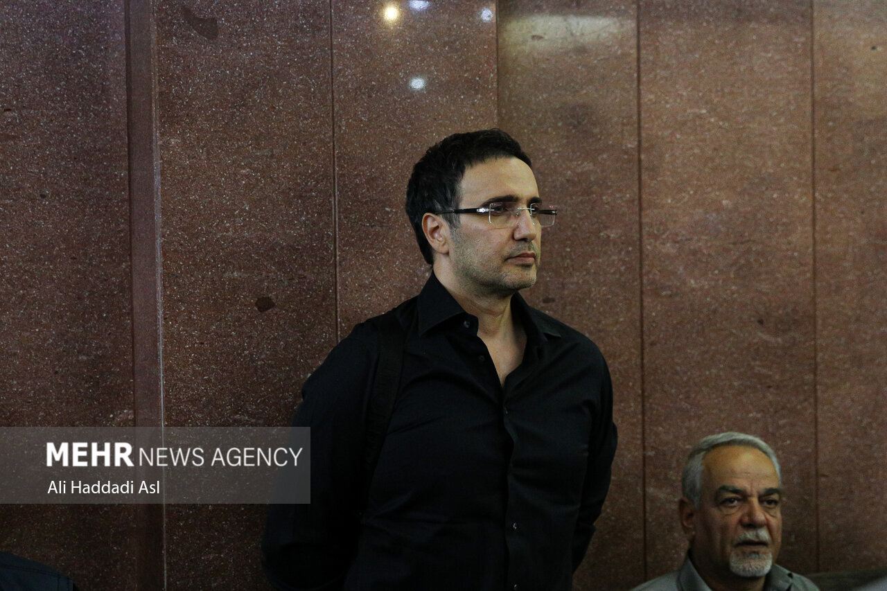 محمدرضا فروتن بالاخره بعد از مدتها در یک مراسم دیده شد | تیپ و ظاهر جدید او را ببینید