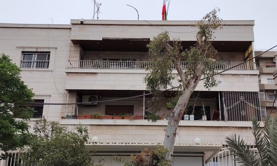 لحظه افتتاح ساختمان جدید کنسولگری ایران در سوریه + فیلم و عکس