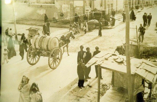 آب شاهی در گاری و تانکر | تصاویری از فروش آب در تهران ۱۰۰ سال پیش