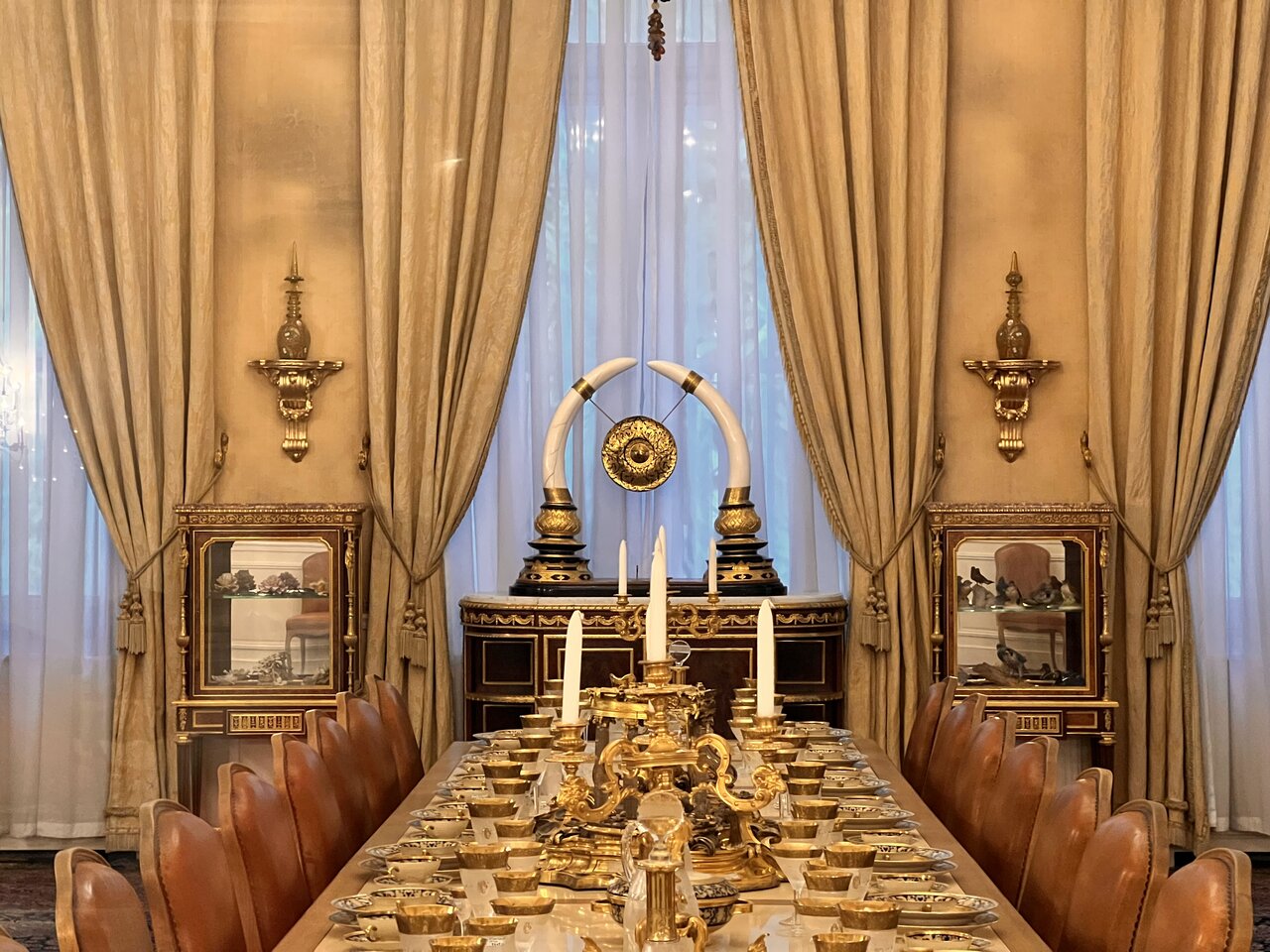 سعدآباد پرحاشیه