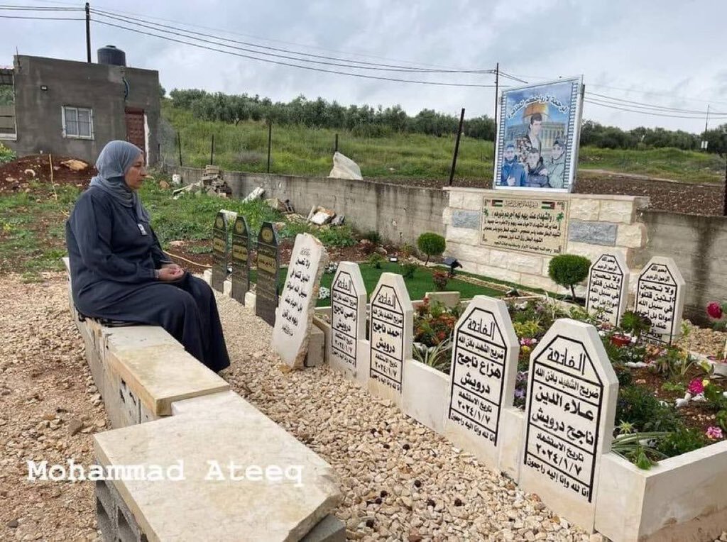 یک مادر و 4 قبر + عکس