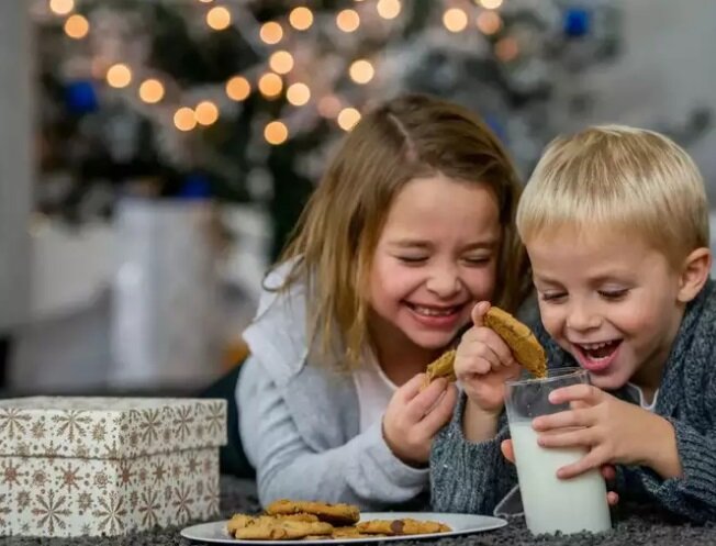 ۶ دلیل برای اینکه به کودکان بیسکویت و کلوچه ندهیم