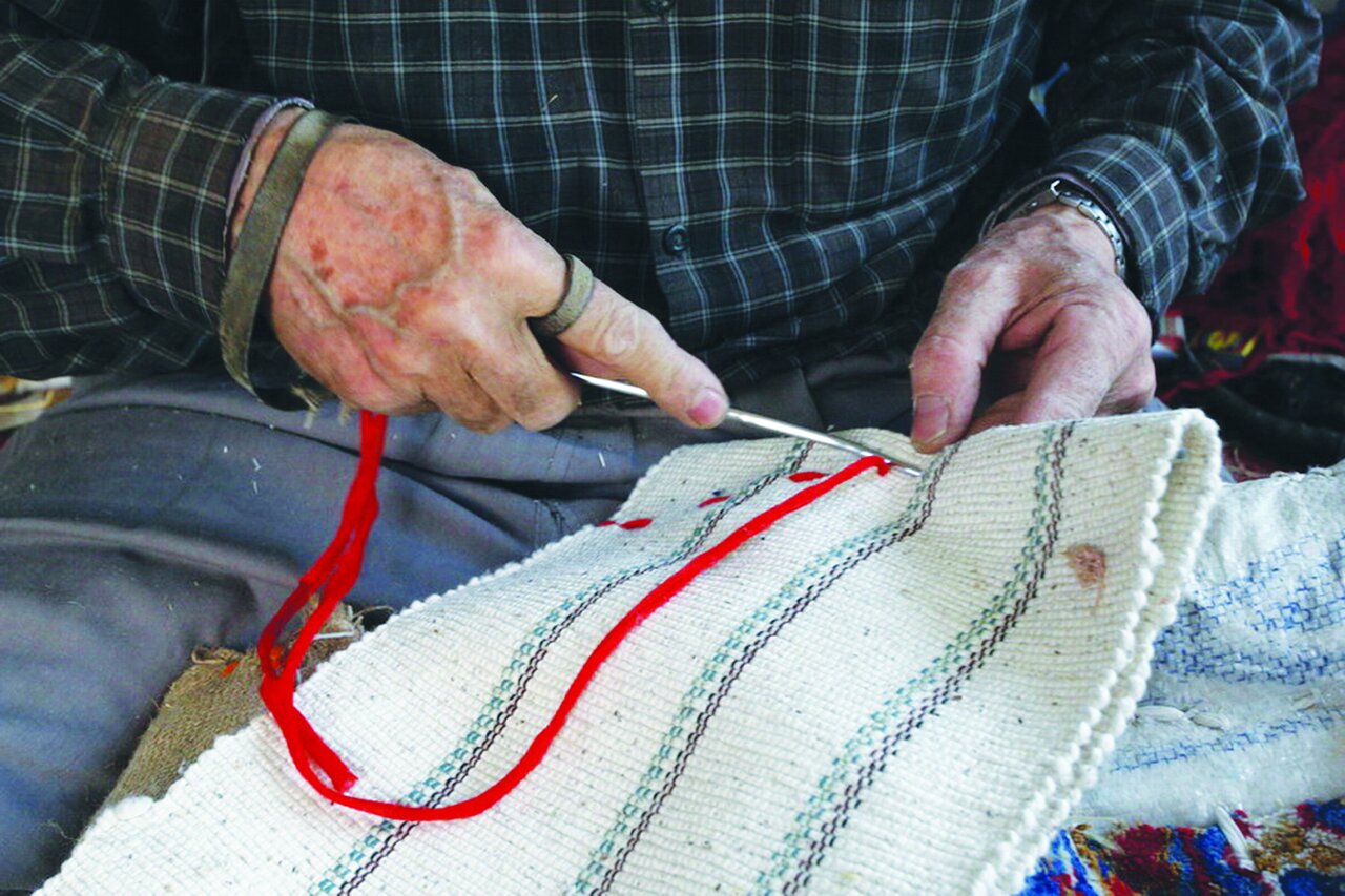 آداب نعل بستن در تهران قدیم | پالونهای پیزوری را چگونه به مشتری میانداختند؟