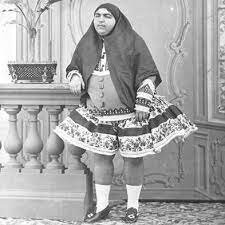 کاشانک را ناصرالدین شاه به عوض حکمرانی یک شهر به سوگلیاش هدیه کرد