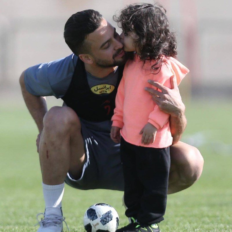 این دختر مهمان ویژه تمرین پرسپولیس بود | تصاویر