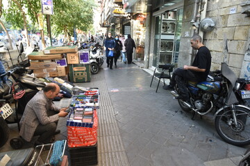 اجاره دادن پیاده رو غیر قانونی است