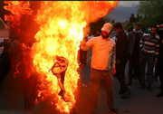 آتش زدن پرچم اسرائیل و آمریکا مقابل سفارت اردن در تهران | تصاویر