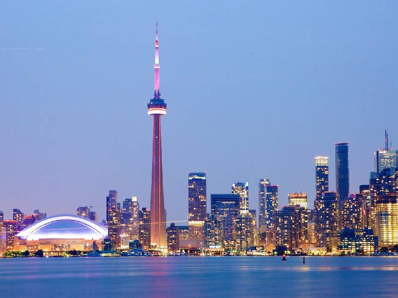 راهنمای جامع سفر به تورنتو؛ از خرید بلیط تا نکات سفر