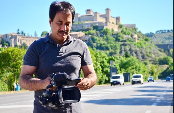 خبرنگار خاص و معروف اولین فیلمش را بازی می کند | من تابعیت ایتالیایی ندارم !