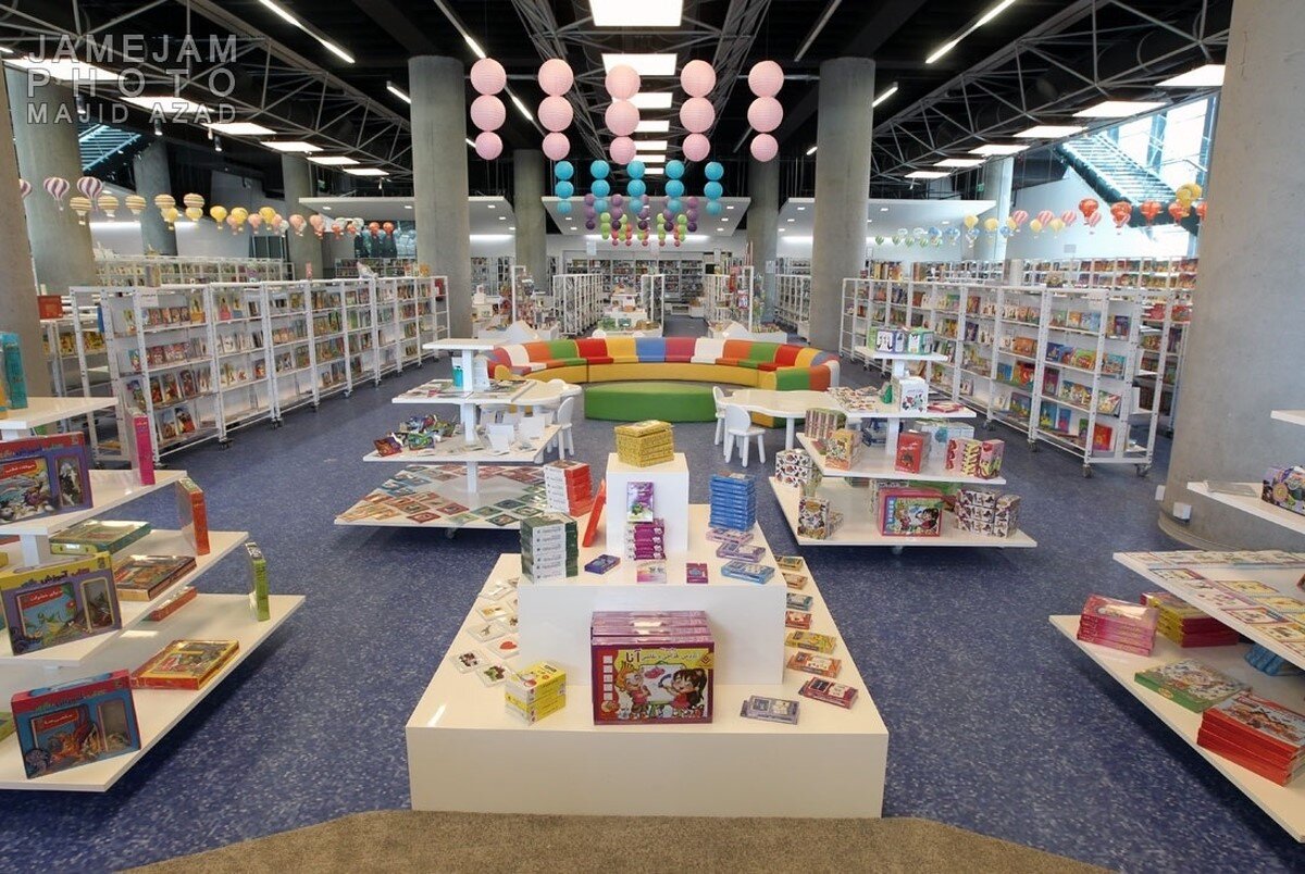 ابزار شعبده بازی را چهارگوشه تهران تهیه کنیم