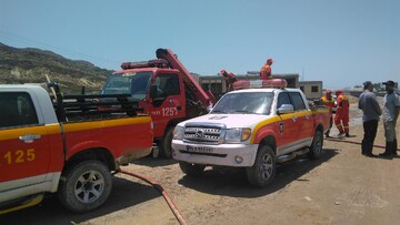 کمک رسانی آتش نشانان تهرانی در مناطق سیل زده بلوچستان ادامه دارد | باز شدن مسیر ۸ روستا بعد از یک هفته