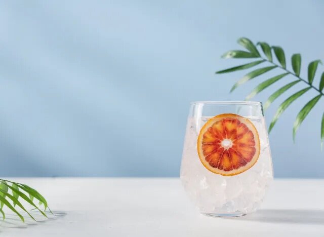 ۷ نوشیدنی سالم و خوشمزه که میل به شیرینی را کم میکند