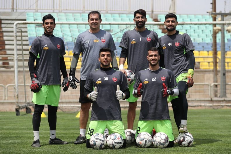 اولین تصویر از علیرضا بیرانوند بعد از باز کردن گچ دستش | واکنش رقیب بیرانوند را ببینید