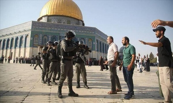 هنوز فلسطینی‌ها حق ورود به مسجدالاقصی را ندارند + ویدئو | رفتار خشونت‌آمیز صهیونیستها با فلسطینی‌ها ببینید