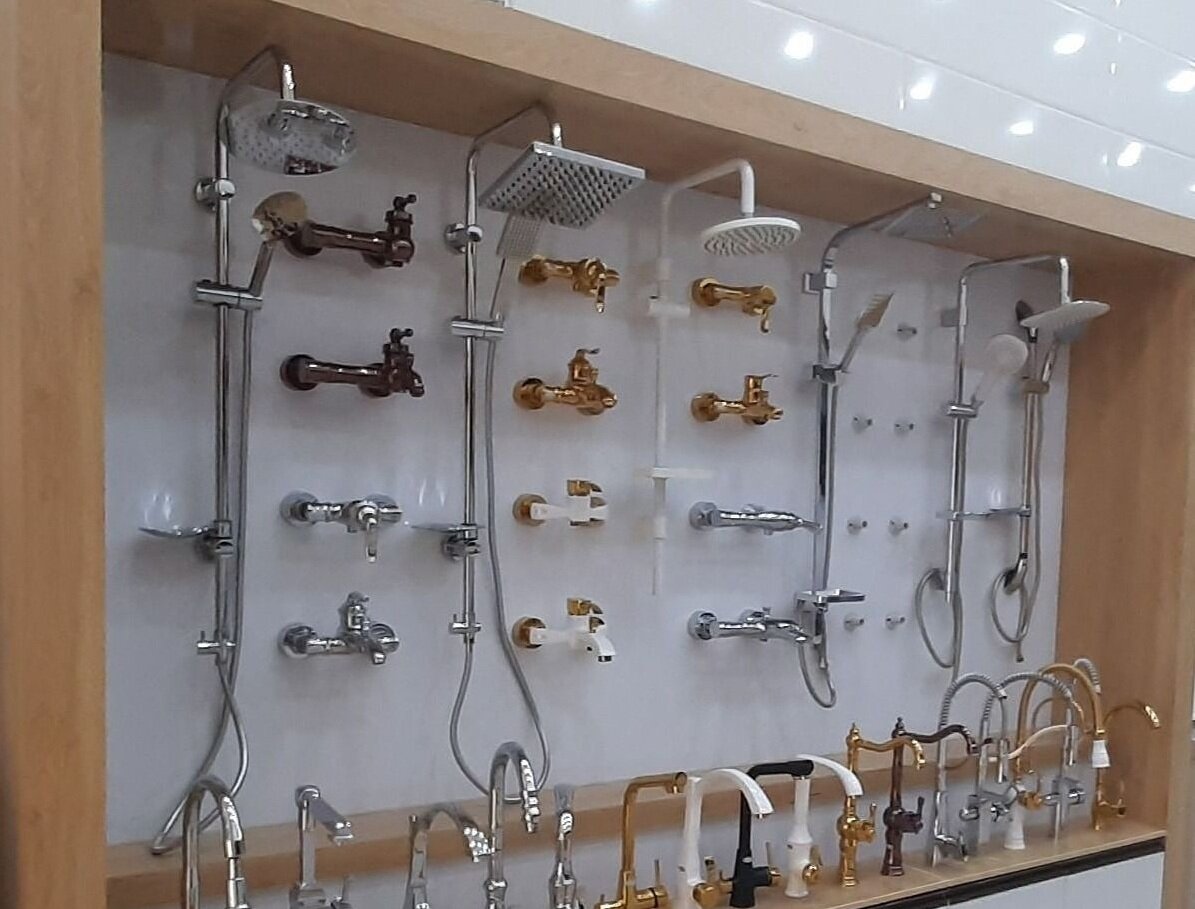 جیبتان را در برابر تقلبی ها حفظ کنید | نکات کلیدی برای خرید دلار، لپ تاپ، موبایل، شیرآلات و پوشاک