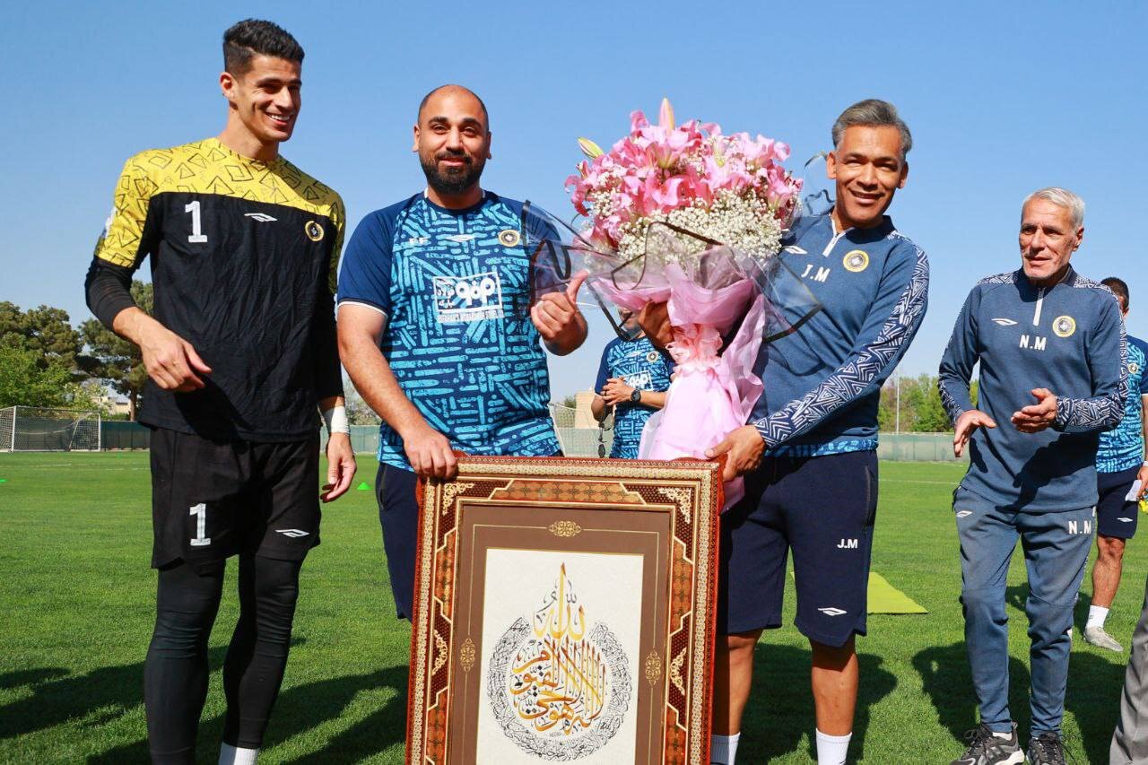 تبریک ویژه سپاهانیها به ژوزه مورایس | عکس