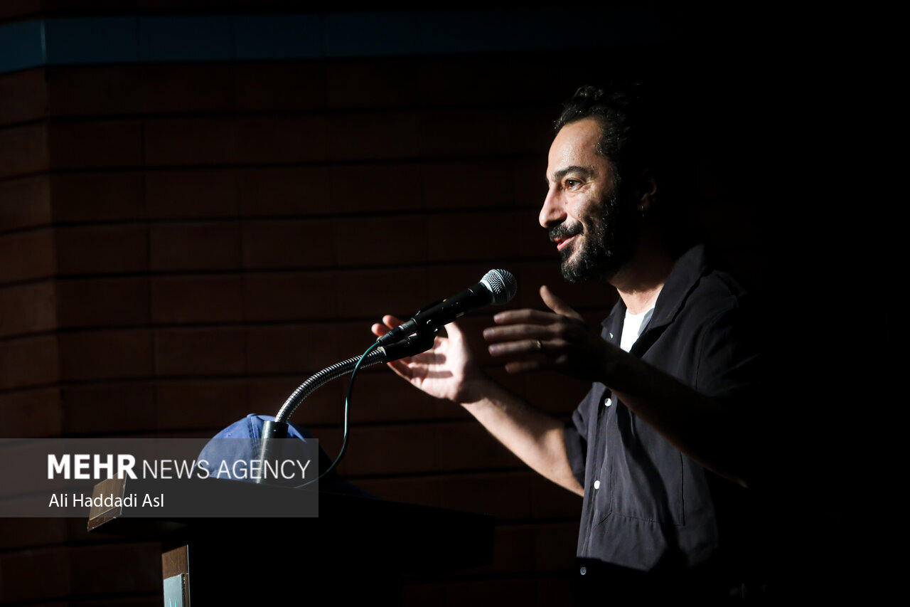 عکس | تصاویری از نوید محمد زاده در مراسم تقدیر از استادش! - همشهری آنلاین