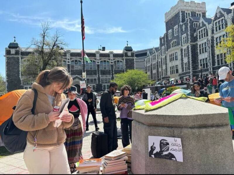 تصویر سخنگوی گردانهای القسام در یکی از دانشگاههای آمریکا