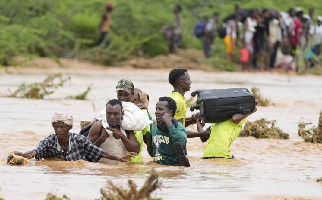 شکسته شدن سد در کنیا