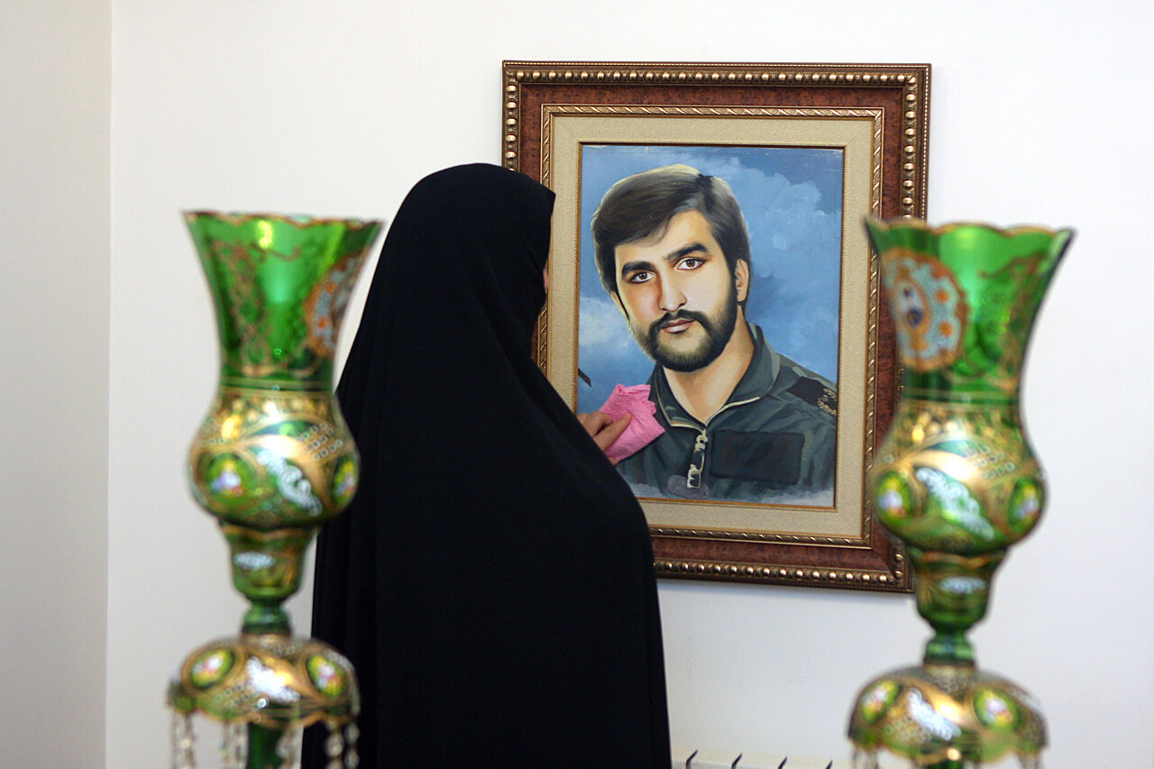 چهره سرشناس ارتش ایران که درجه تشویقی را رد کرد | خلبانی که «جان» از دهانش نمی‌افتاد
