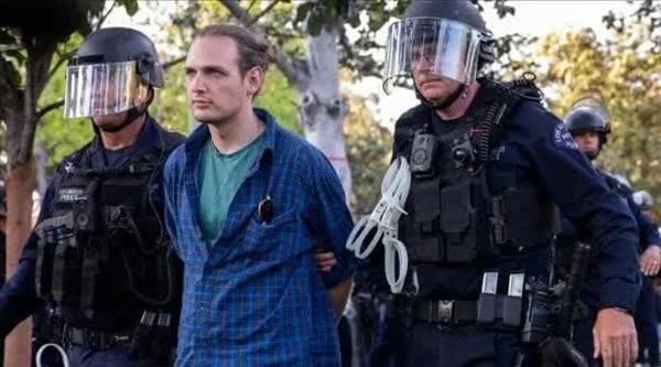 پشتپرده سرکوب اعتراضات دانشجویی در آمریکا کیست؟ + تصاویر | شای داویدای کیست؟