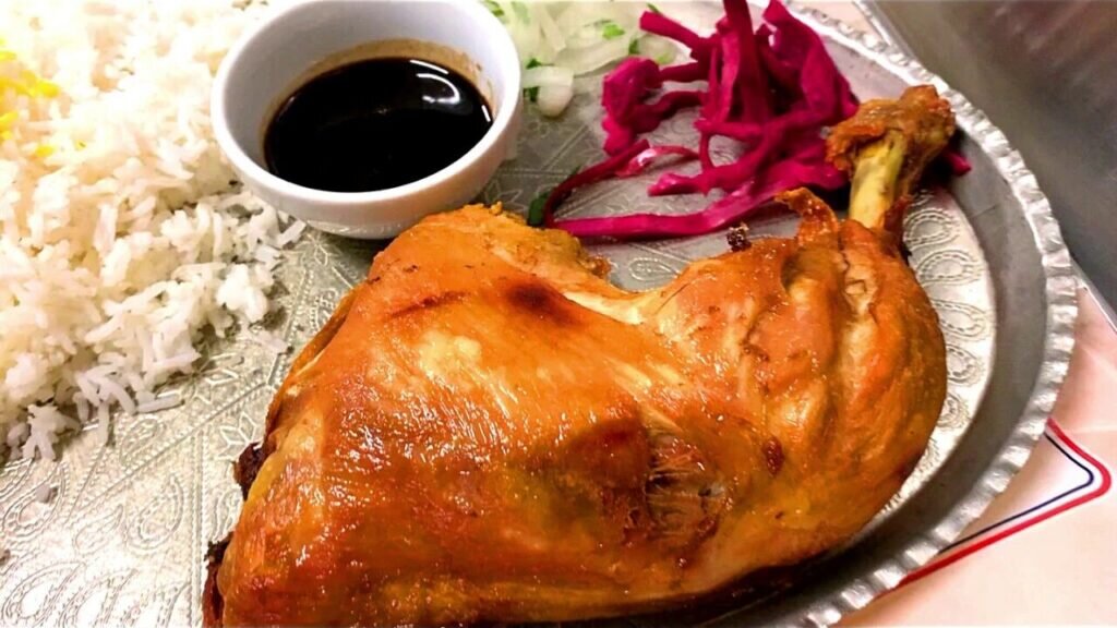 چگونه در خانه سس اکبر جوجه آماده کنیم؟