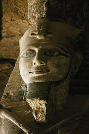 کشف نیمه گم شده یک مجسمه افسانه ای در مصر | نتایج و مطالعات جدید بررسی رامسس دوم