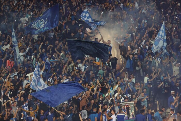 التماس میکردم دستانم را قطع نکنند | عاشق استقلالم | ماجرای حادثه ای که برای هوادار معروف شده آبی ها پیش آمد