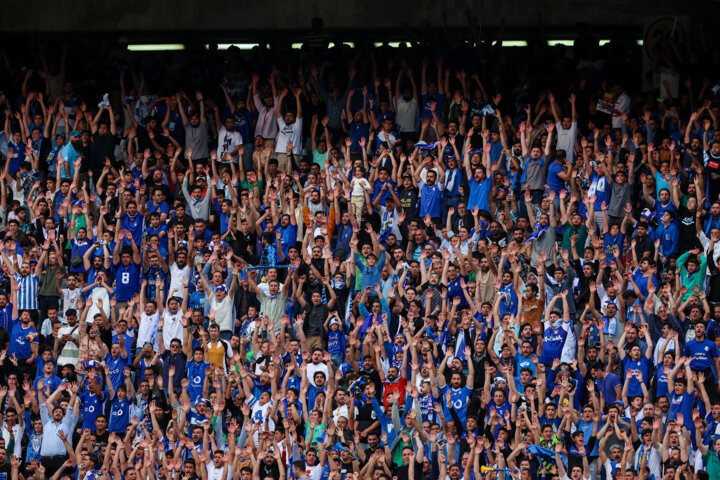 التماس میکردم دستانم را قطع نکنند | عاشق استقلالم | ماجرای حادثه ای که برای هوادار معروف شده آبی ها پیش آمد