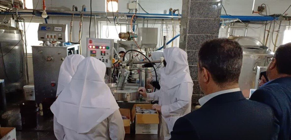 استخدام زنان زندانی ایرانی در یک کارخانه بستنی خوش خبر