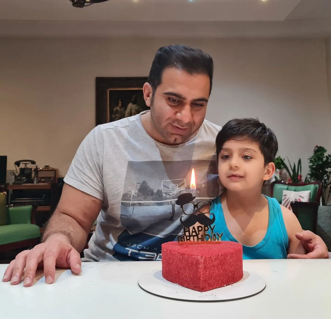 تصویر کمتر دیده شده از پسر پرویز پرستویی و نوهاش | ببینید