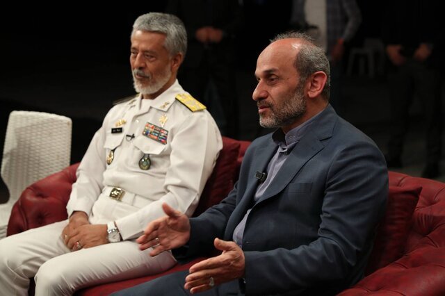 رئیس صداوسیما در پشت صحنه برنامه برمودا | تصاویر