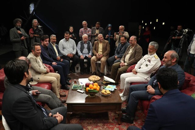 رئیس صداوسیما در پشت صحنه برنامه برمودا | تصاویر