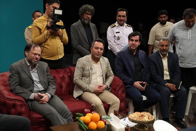 رئیس صداوسیما در پشت صحنه برنامه برمودا | تصاویر