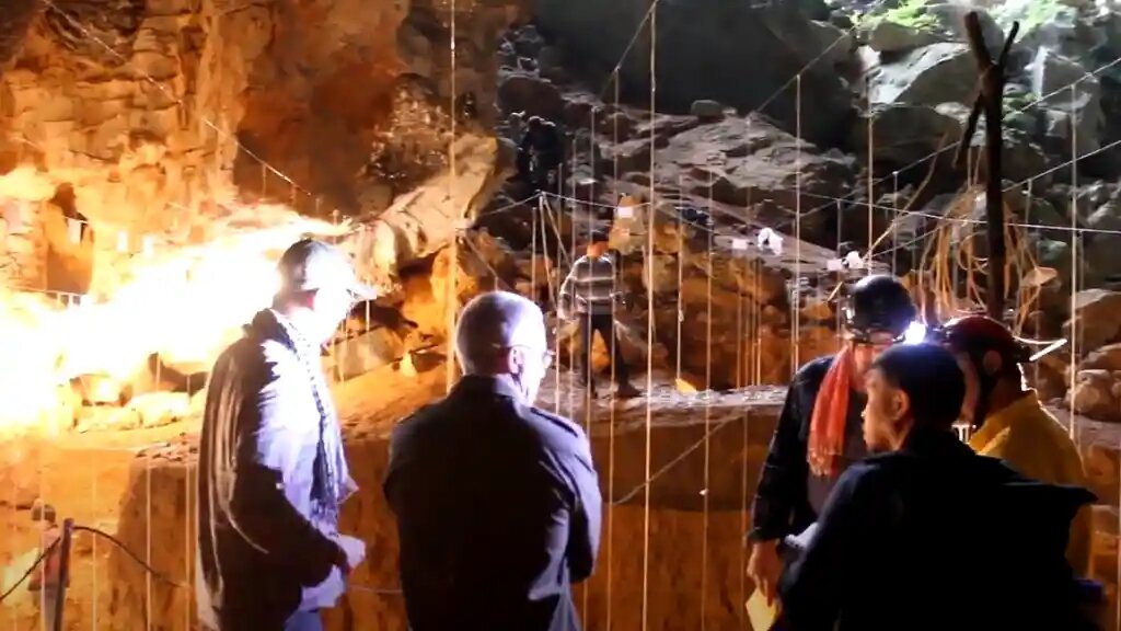 سفر خطرناک انسانهای غاری