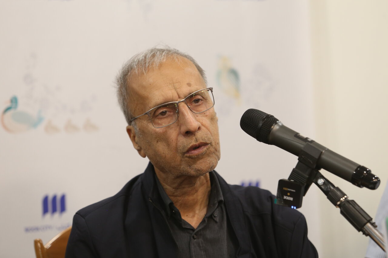 دستکاری و مدیریت افکار عمومی در بستر رسانه های اجتماعی