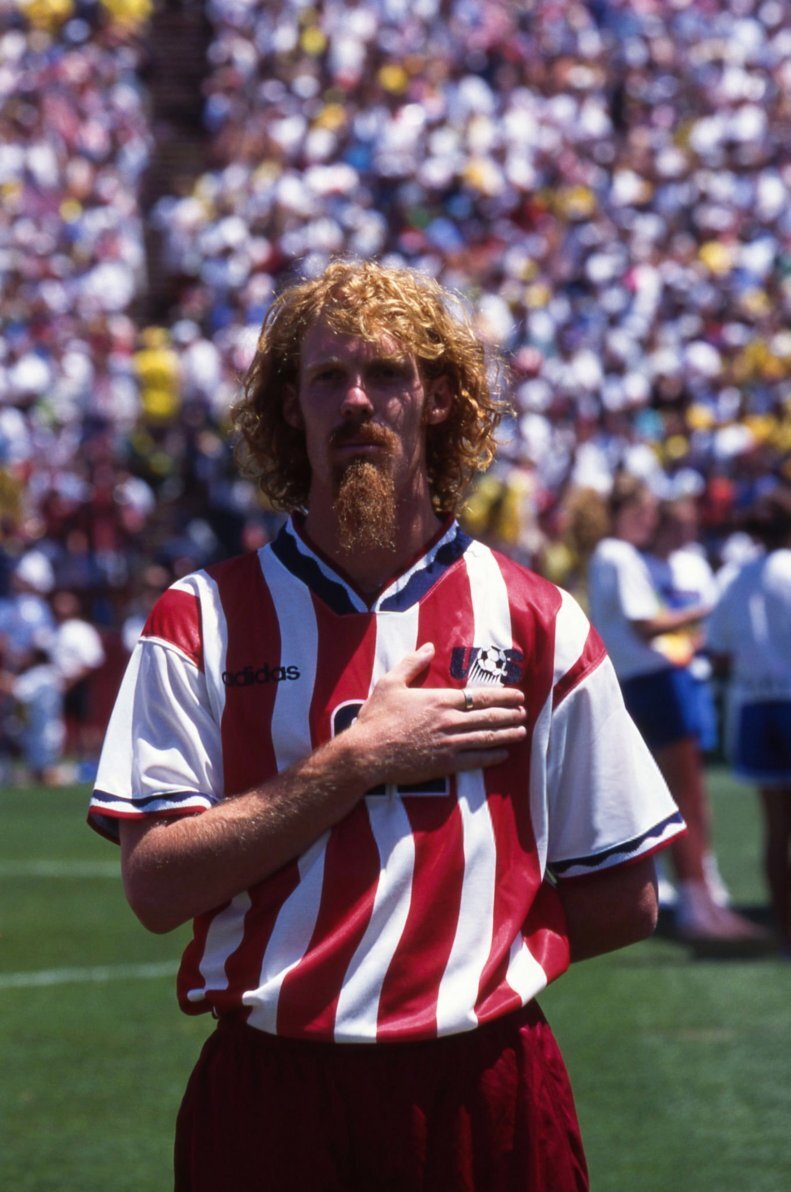 ستاره نامدار فوتبال آمریکا؛ مربی ایرانی ما اسطوره بود | منتظر راند سوم بازی با ایران در کشورمان هستیم