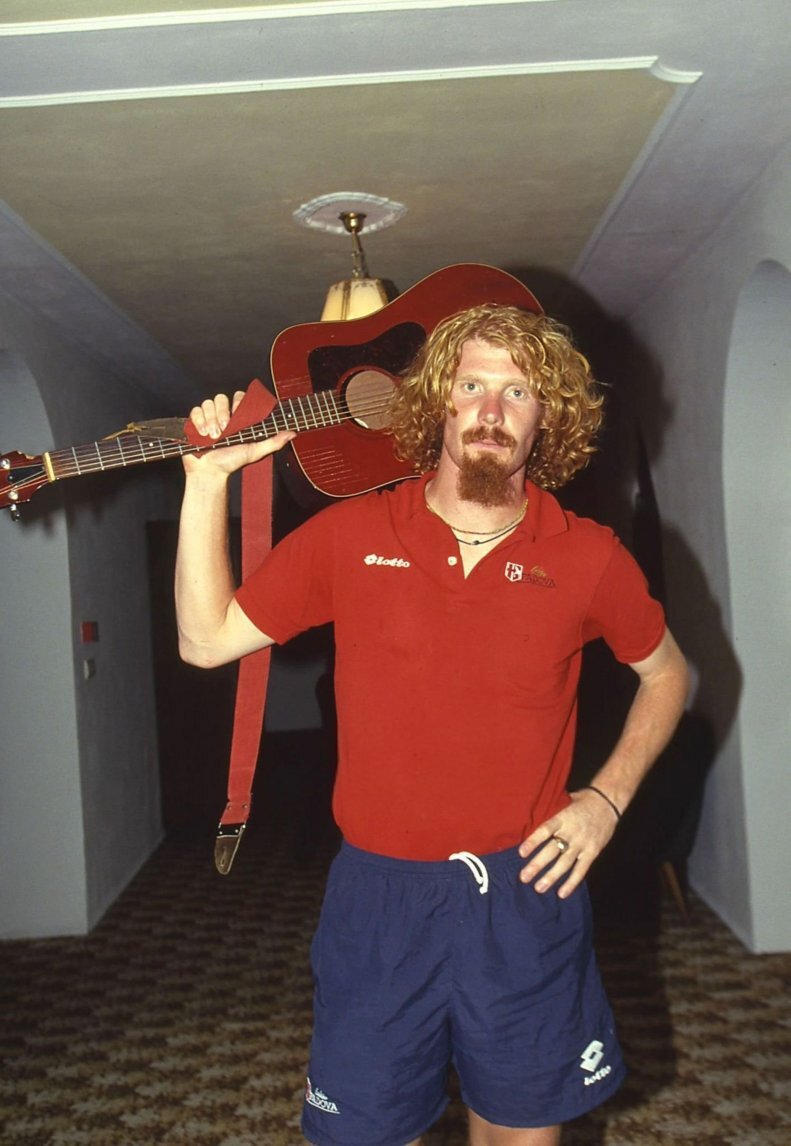 ستاره نامدار فوتبال آمریکا؛ مربی ایرانی ما اسطوره بود | منتظر راند سوم بازی با ایران در کشورمان هستیم